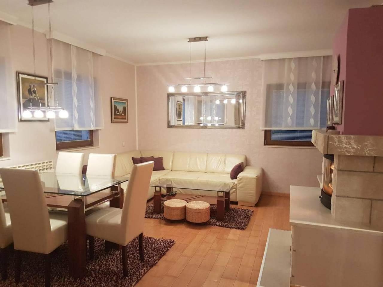 Apartman Lana ヴラシチ エクステリア 写真