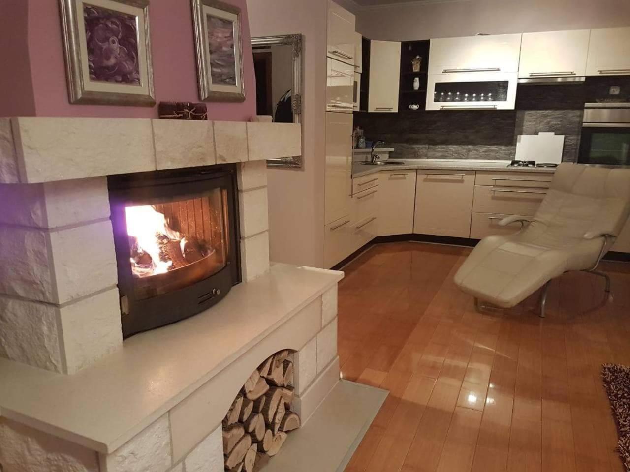 Apartman Lana ヴラシチ エクステリア 写真